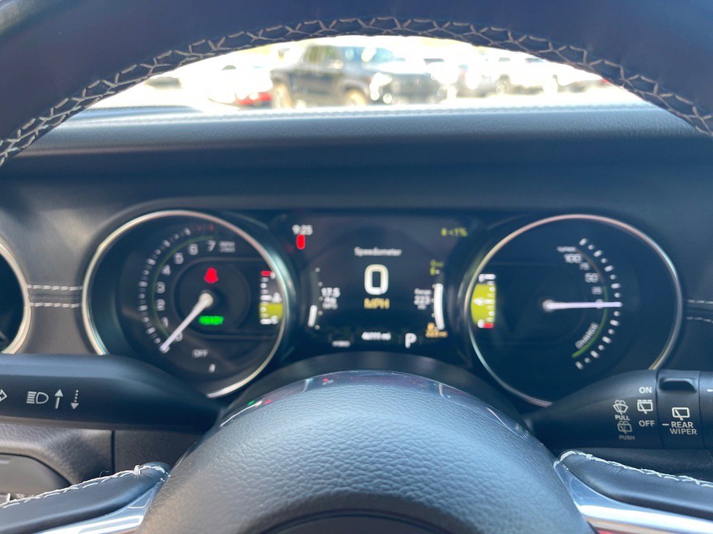 Used 2022 Jeep Wrangler Unlimited Sahara w/ Cold Weather Group image 4