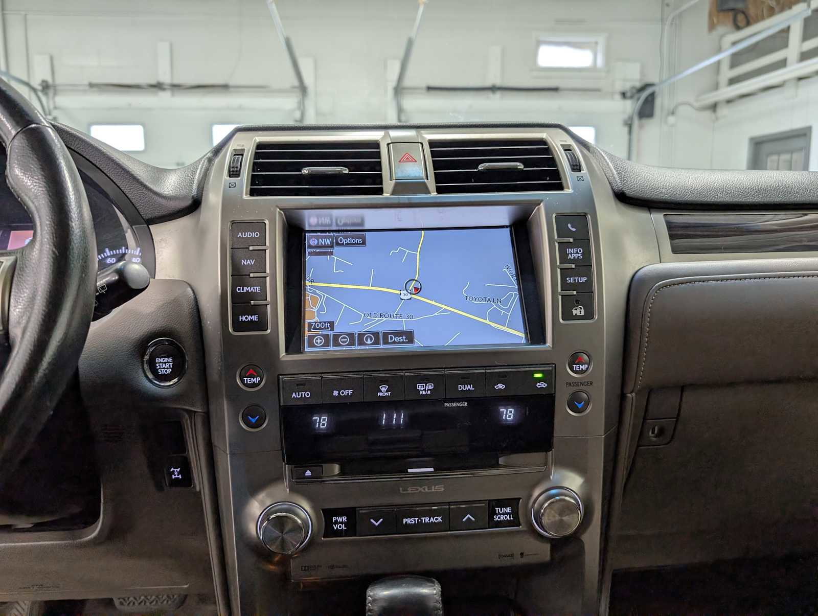 Used 2017 Lexus GX 460 image 25