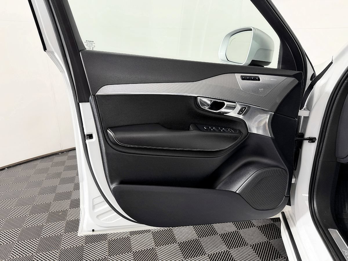 Used 2016 Volvo XC90 T8 R-Design w/ Vision Package AWD/4WD image 29