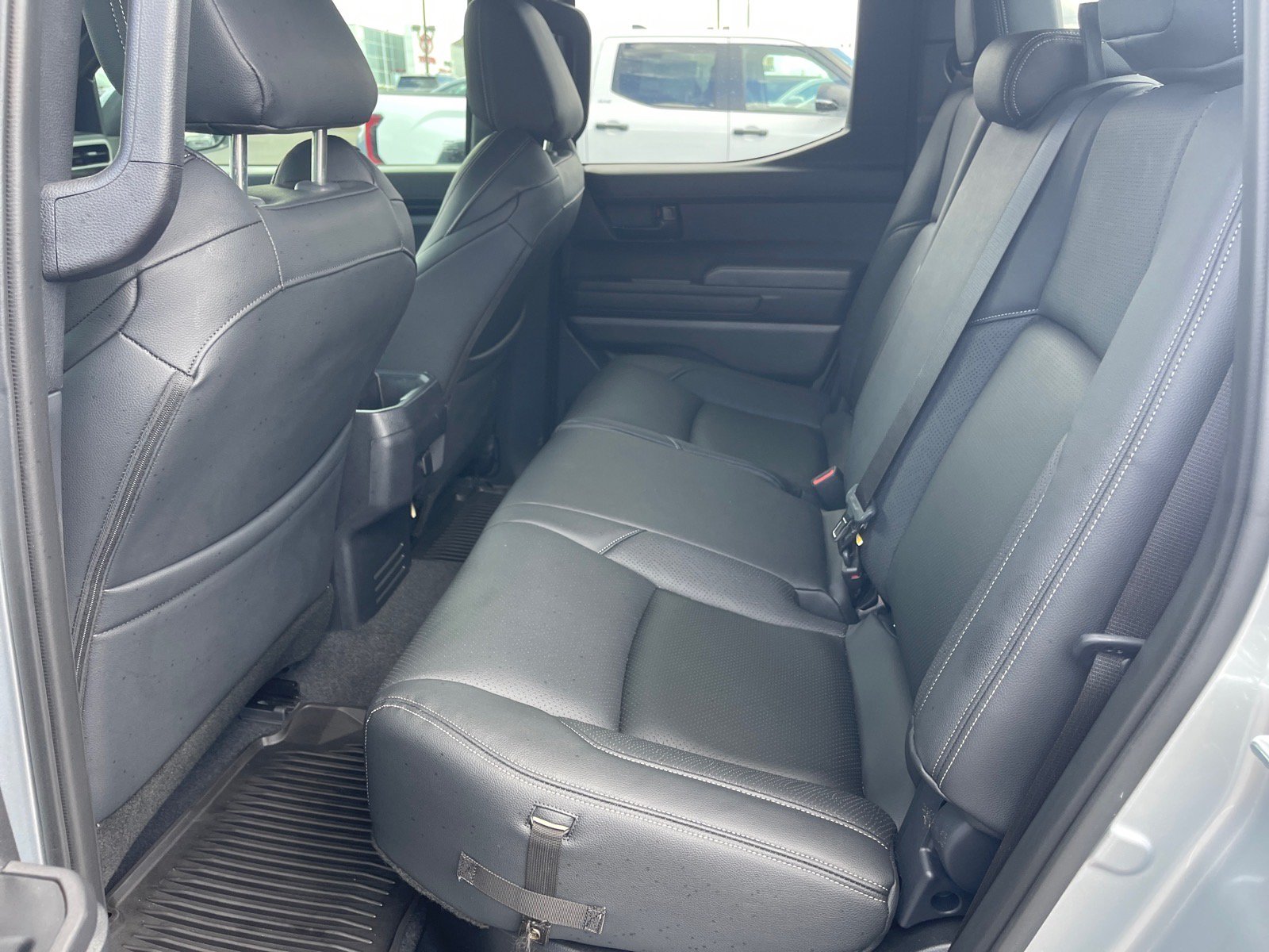 Used 2025 Toyota Tacoma SR5 AWD/4WD image 12