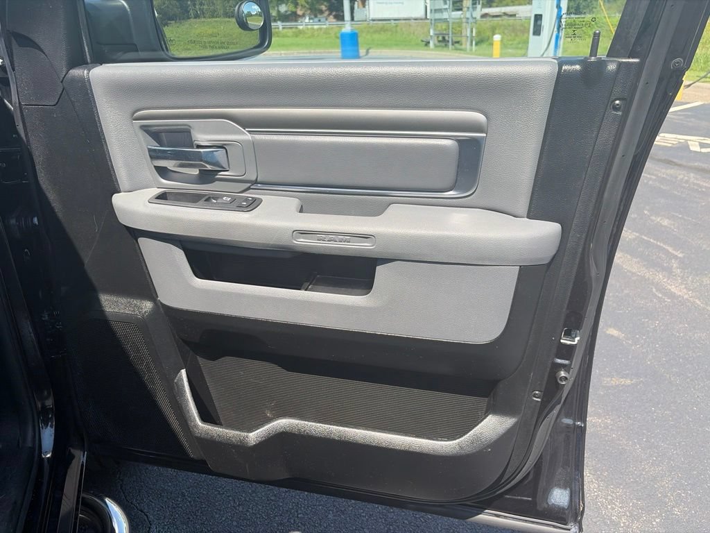 Used 2018 RAM 1500 Big Horn AWD/4WD image 37