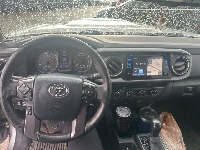 Used 2017 Toyota Tacoma TRD Sport image 17