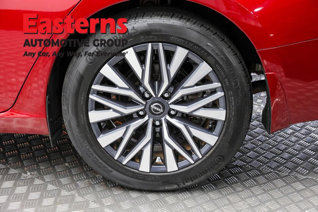 Used 2023 Nissan Altima 2.5 SV w/ SV Premium Package FWD image 8