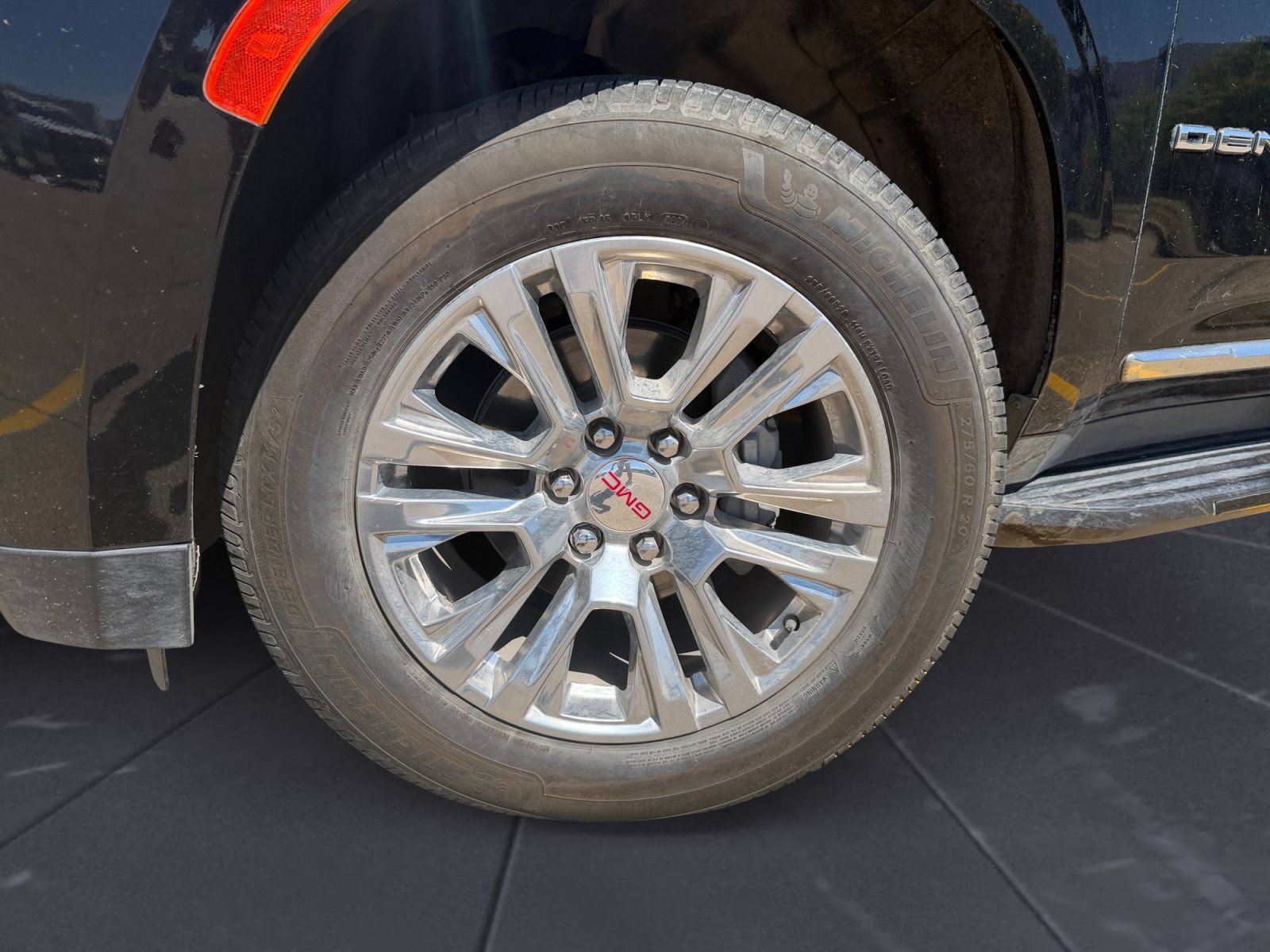 Used 2024 GMC Yukon XL Denali RWD image 14