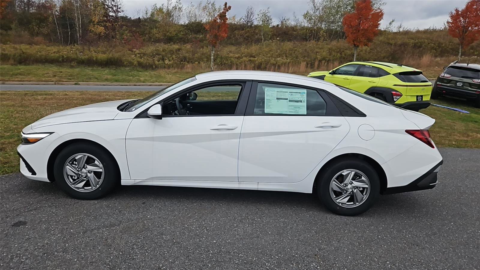 New 2025 Hyundai Elantra SE image 4