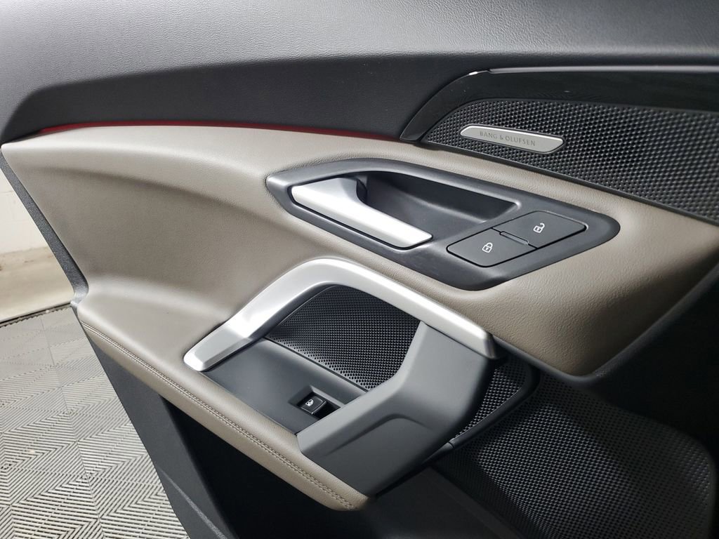 New 2025 Audi Q5 Premium Plus image 18