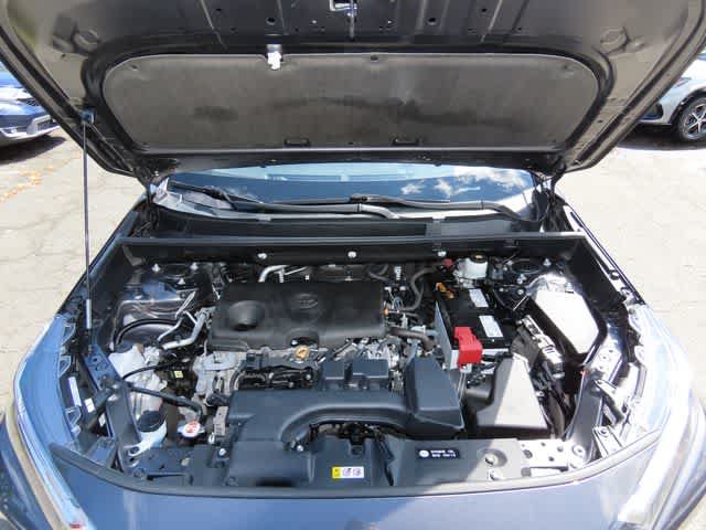 Used 2025 Toyota RAV4 XLE AWD/4WD image 10