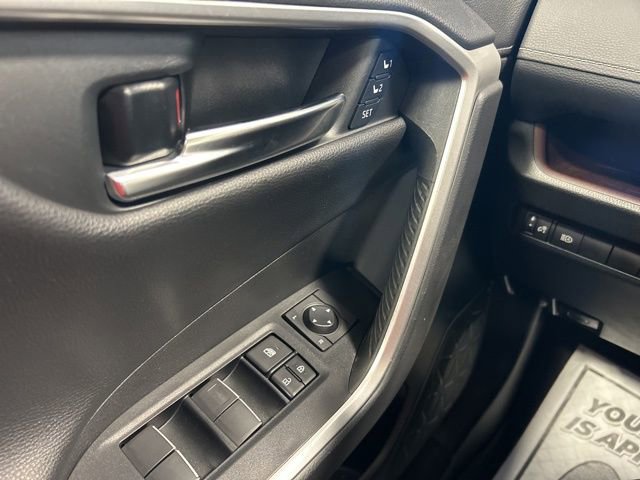 Used 2019 Toyota RAV4 Limited AWD/4WD image 29
