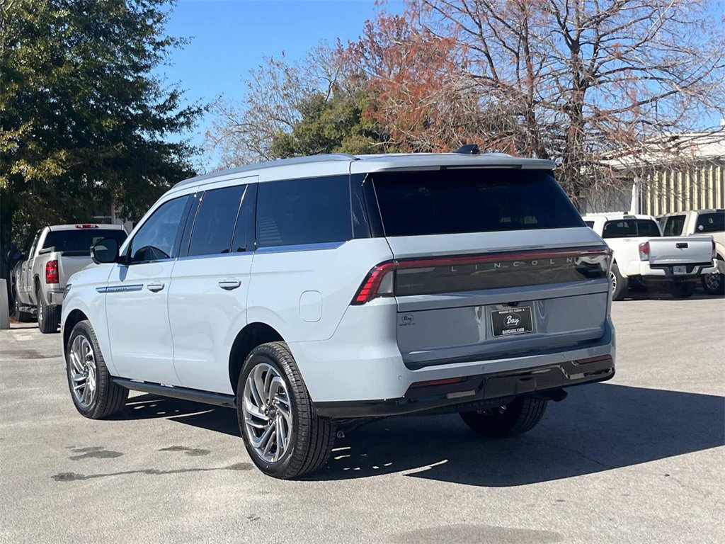 New 2025 Lincoln Navigator Reserve image 3
