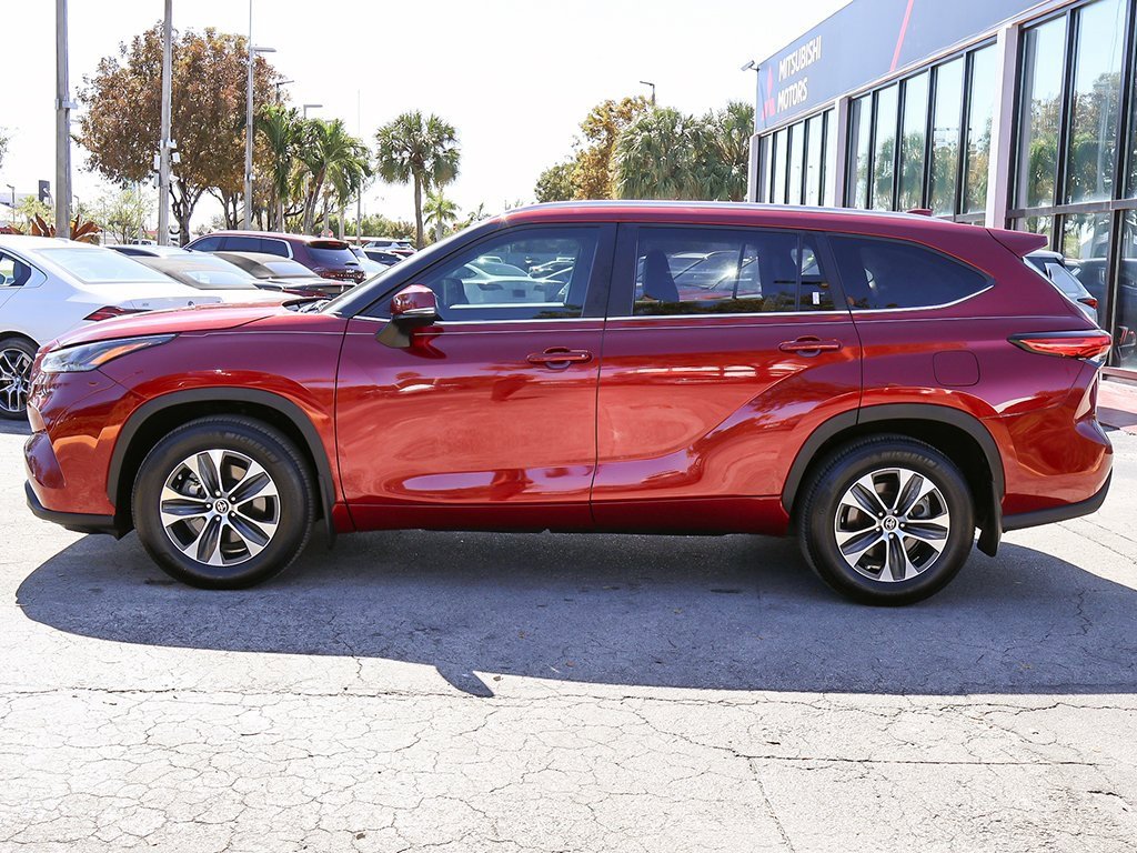 Used 2023 Toyota Highlander XLE image 17