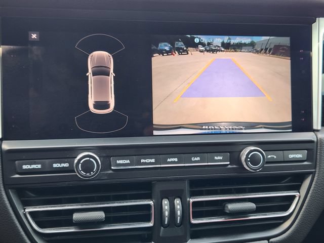 Used 2020 Porsche Macan AWD/4WD image 18
