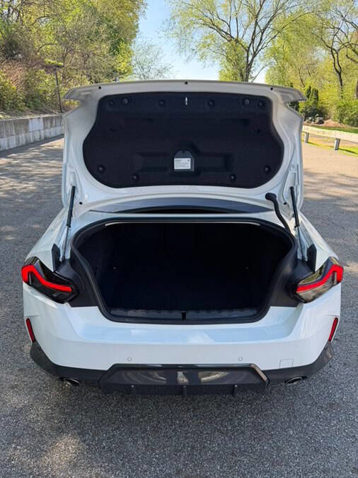 Used 2022 BMW 230i Coupe w/ M Sport Package RWD image 18