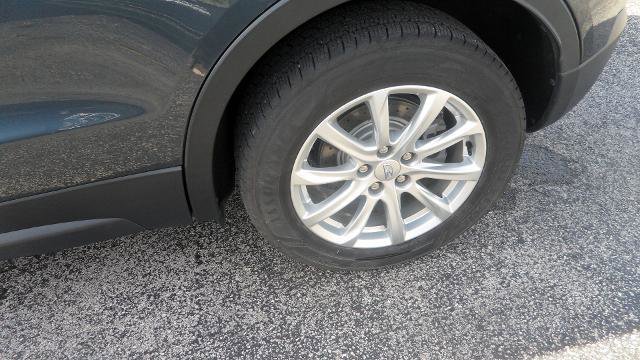 Used 2019 Cadillac XT4 Luxury w/ Cold Weather Package FWD image 7