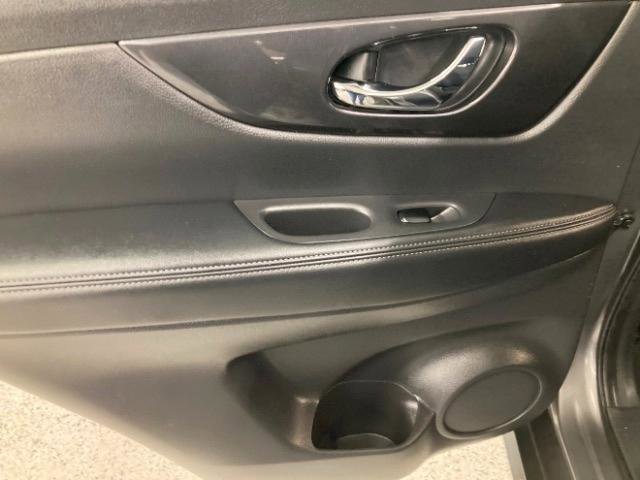 Used 2017 Nissan Rogue S image 28