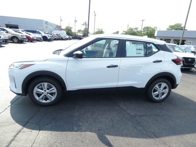 New 2025 Nissan Kicks Play S FWD image 6