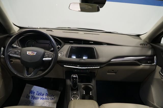 Used 2022 Cadillac XT4 Luxury w/ Cold Weather Package image 13