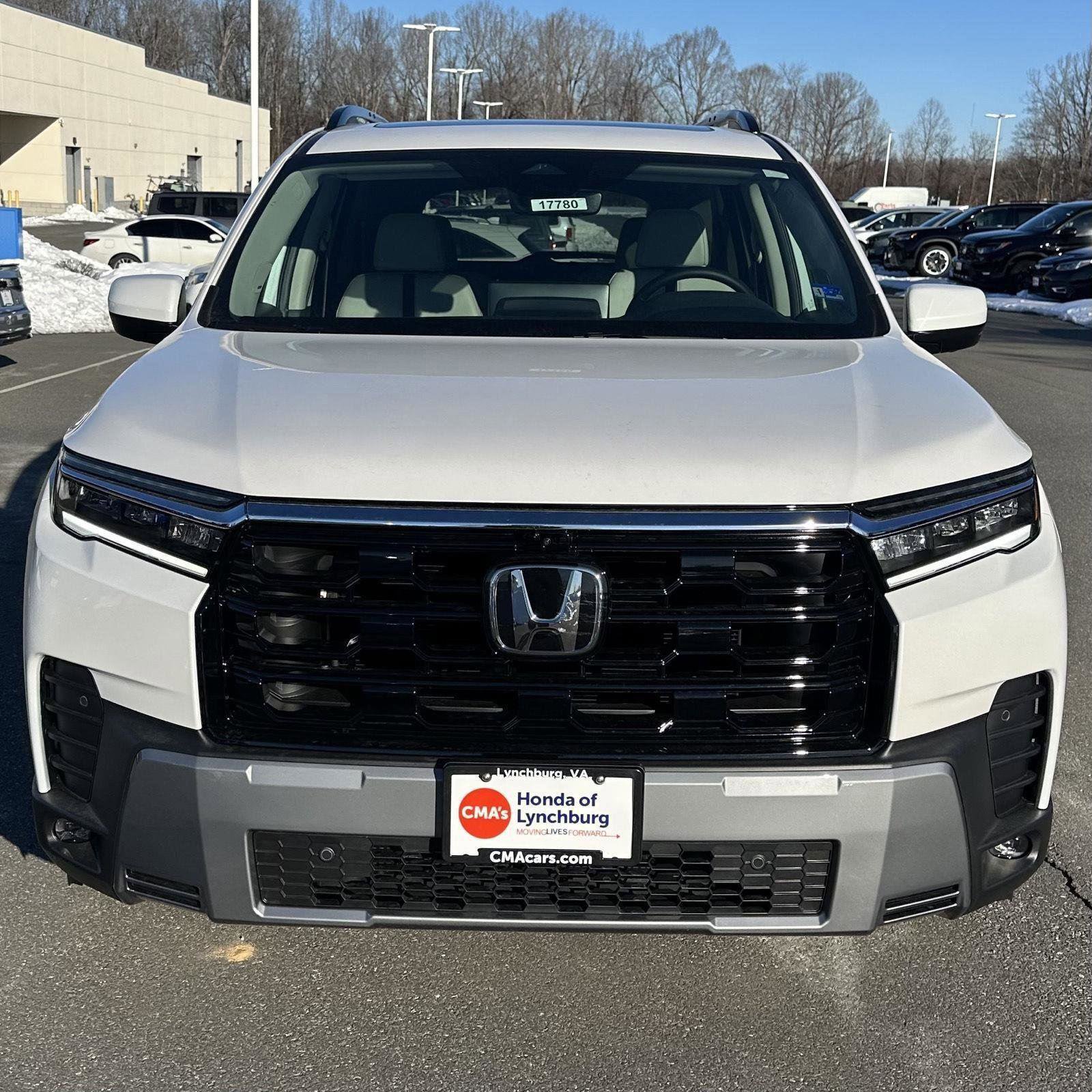 New 2026 Honda Pilot Touring image 8