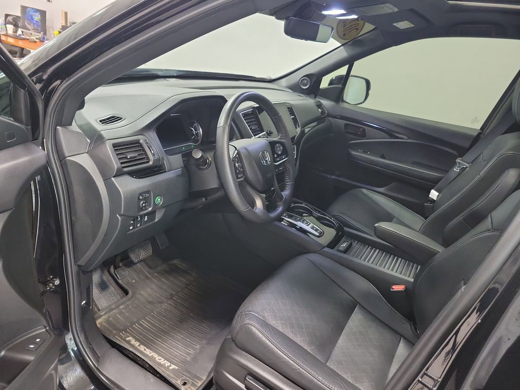 Used 2023 Honda Passport Elite image 32