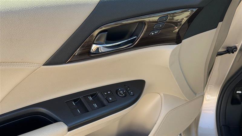 Used 2017 Honda Accord EX-L image 22