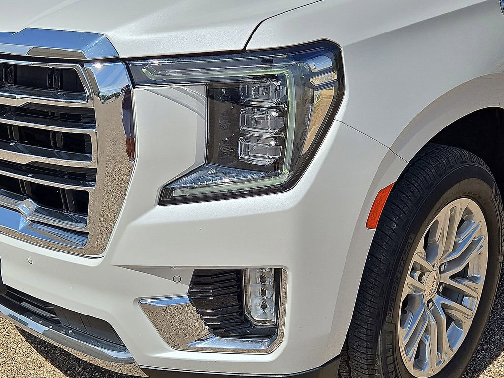 Used 2022 GMC Yukon XL SLT w/ SLT Luxury Package image 9