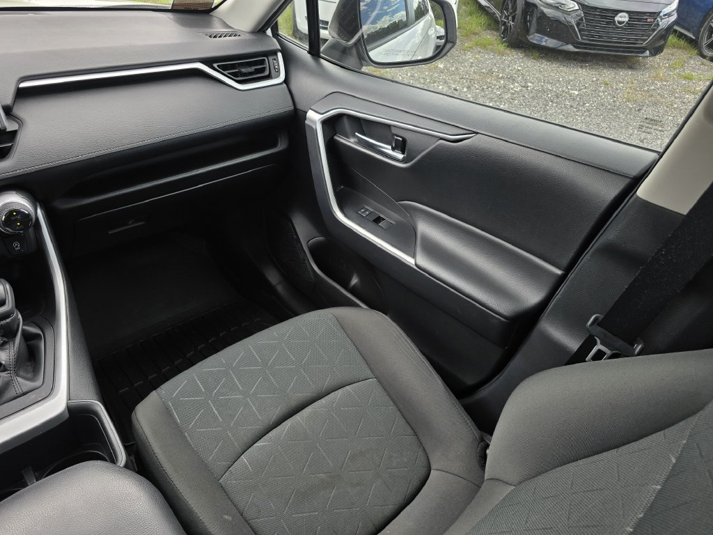 Used 2023 Toyota RAV4 XLE FWD image 19