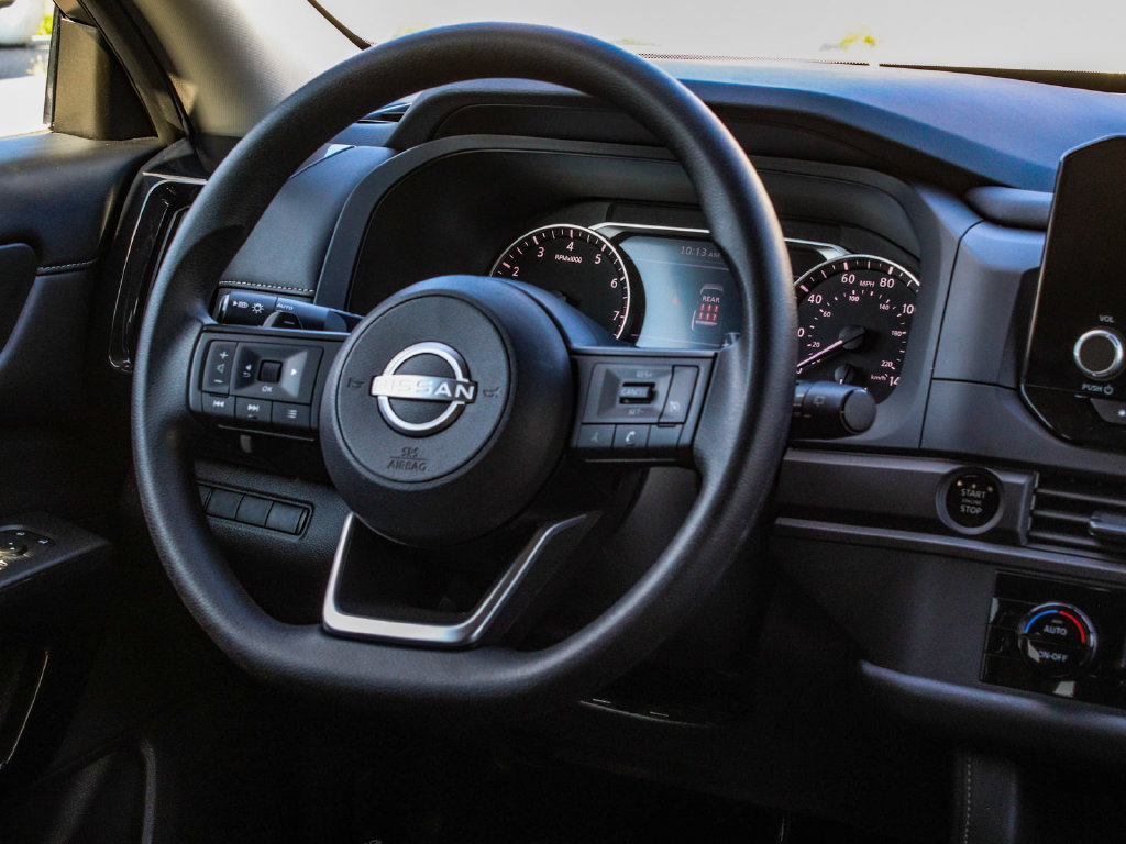 Used 2025 Nissan Pathfinder S AWD/4WD image 24