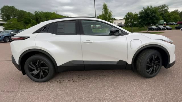 New 2026 Toyota C-HR AWD/4WD image 9