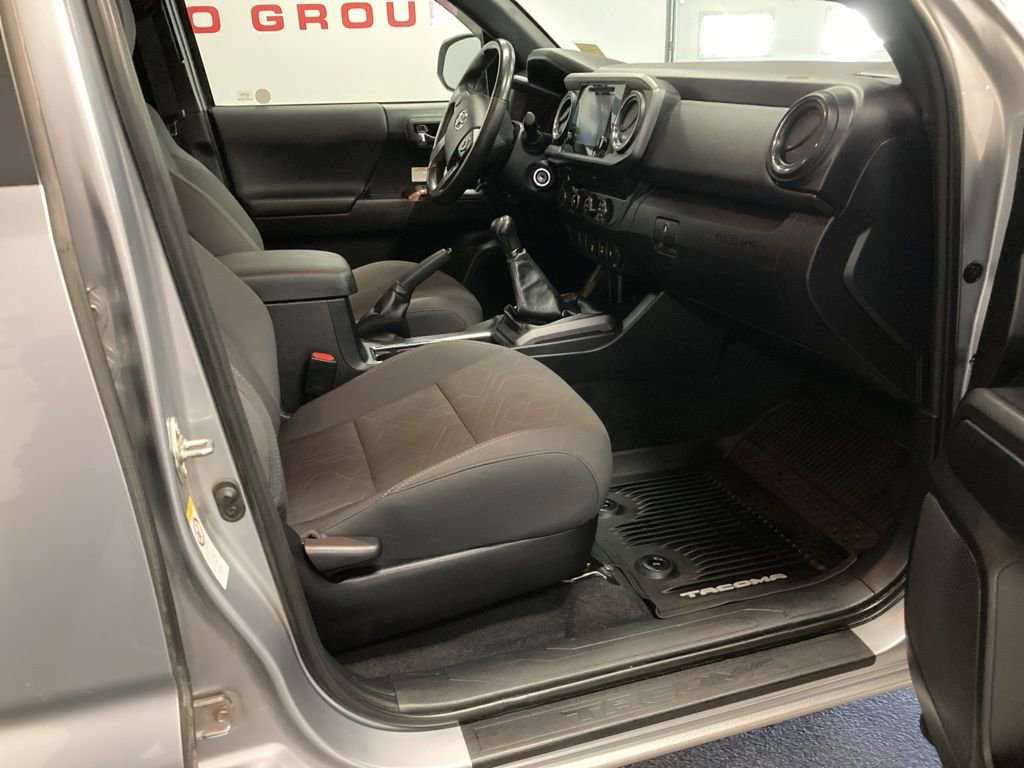 Used 2019 Toyota Tacoma TRD Off-Road AWD/4WD image 37