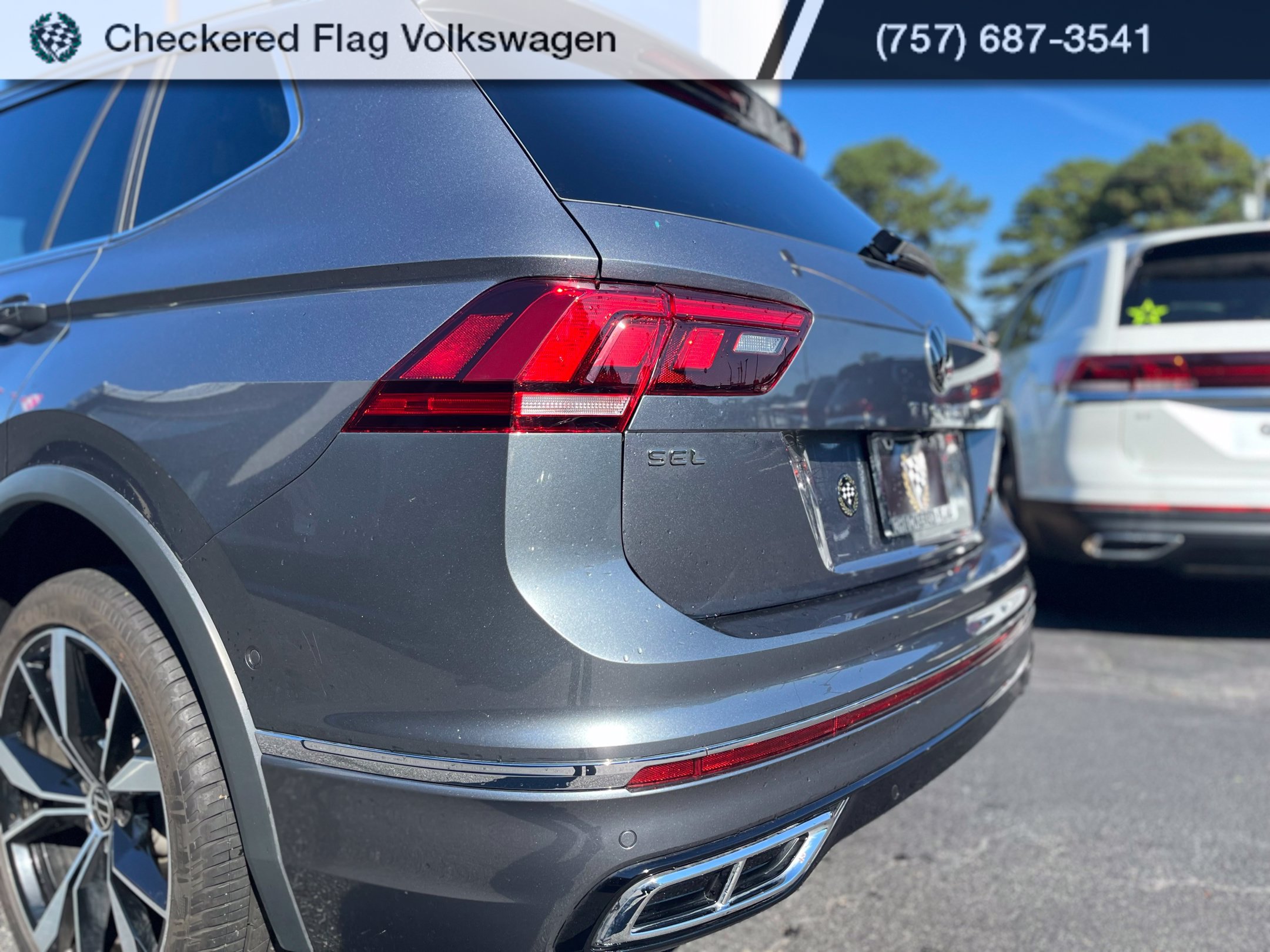 Used 2024 Volkswagen Tiguan SEL R-Line AWD/4WD image 9