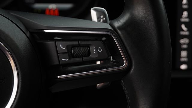 Used 2023 Porsche Macan image 28