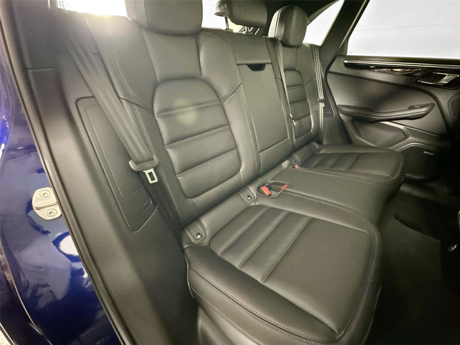 Certified 2026 Porsche Macan Turbo AWD/4WD image 27