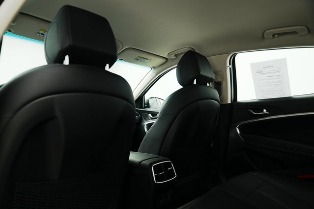 Used 2025 Genesis G70 2.5T image 27