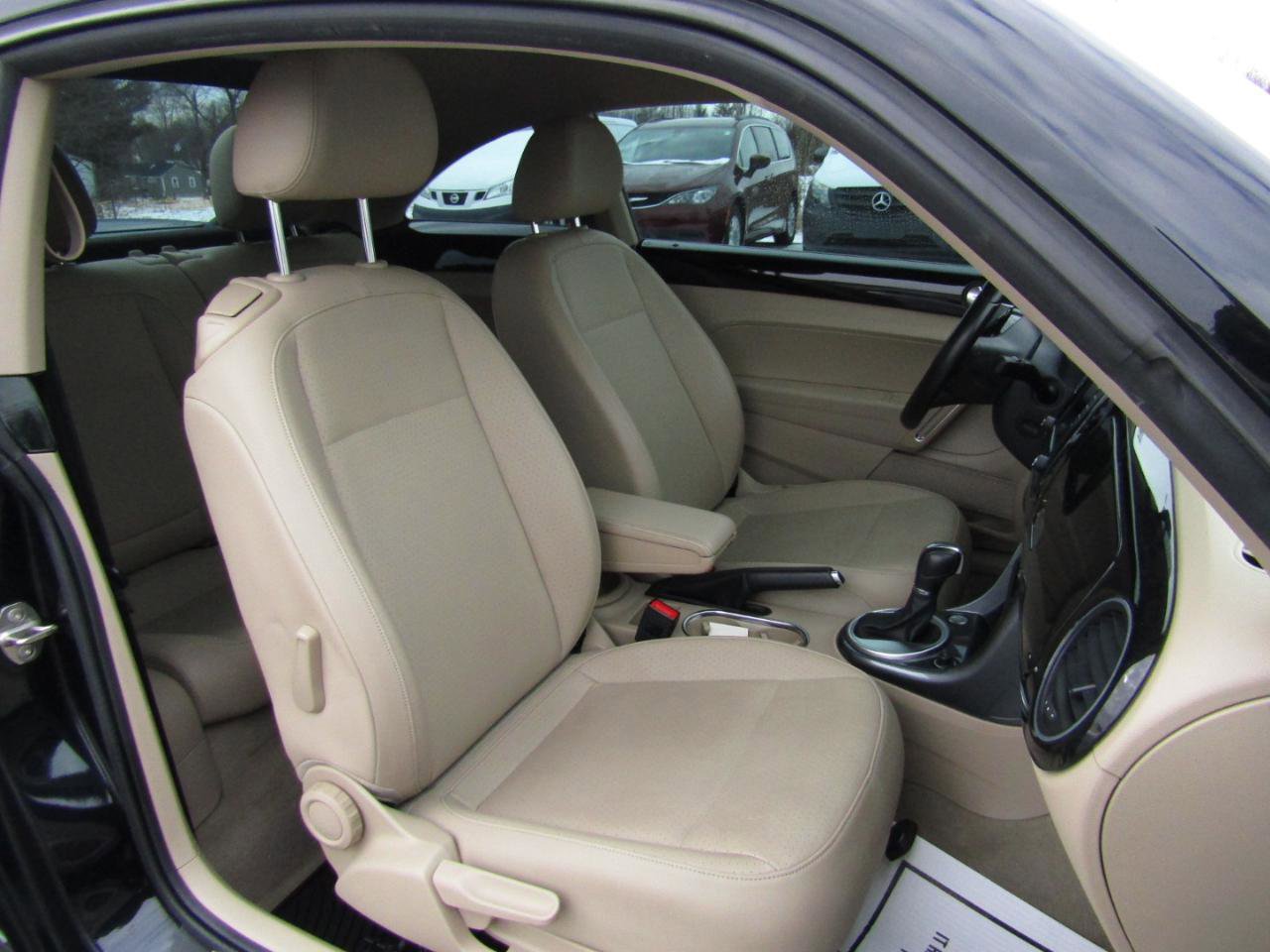 Used 2017 Volkswagen Beetle 1.8T SE FWD image 22