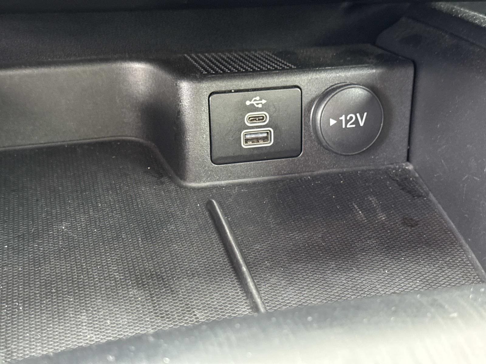 Used 2025 Ford Escape ST-Line Select AWD/4WD image 39