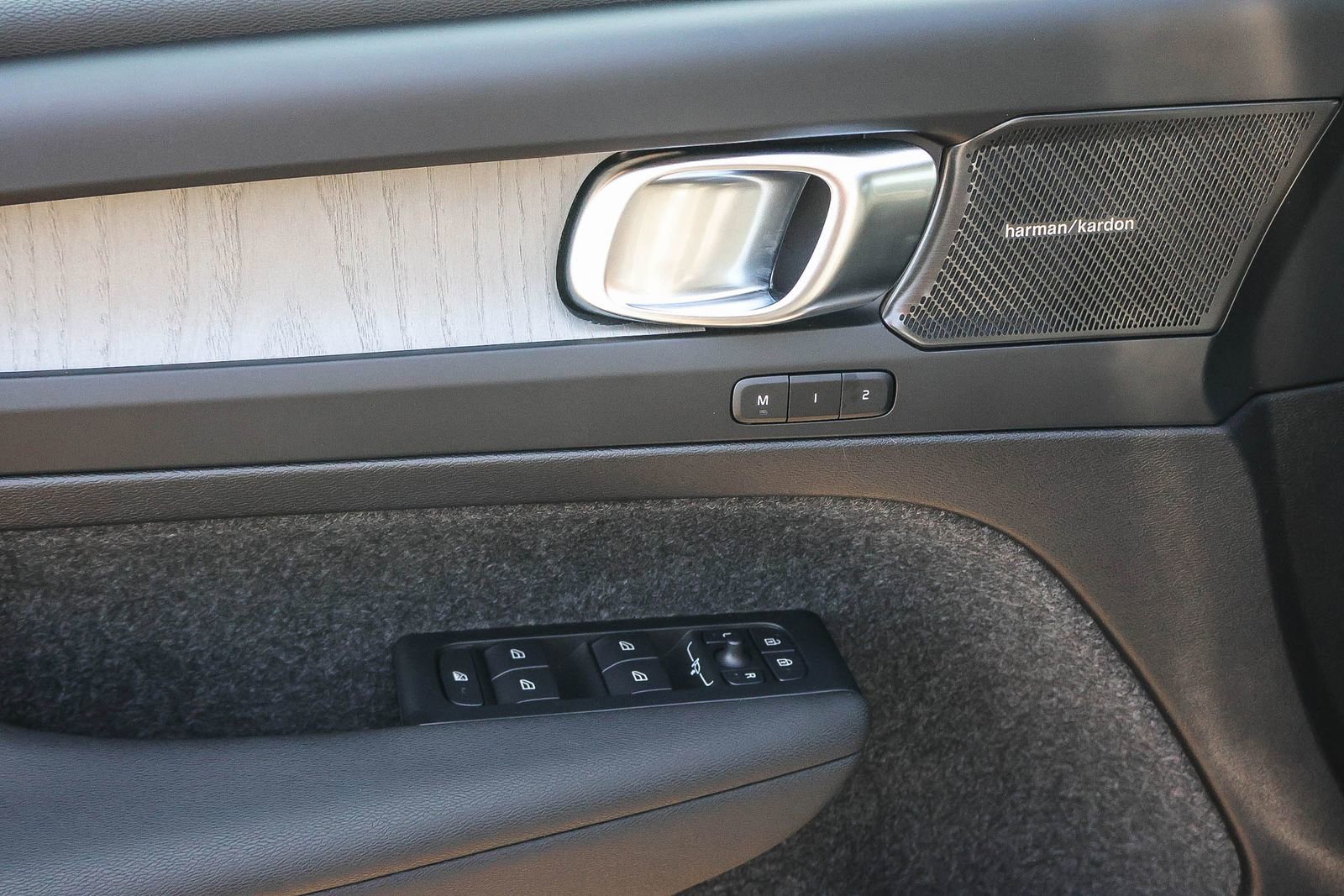 New 2026 Volvo XC40 B4 Plus w/ Climate Package image 29