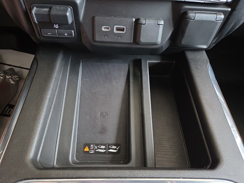 Used 2022 Chevrolet Silverado 3500 High Country w/ Safety Package II AWD/4WD image 28