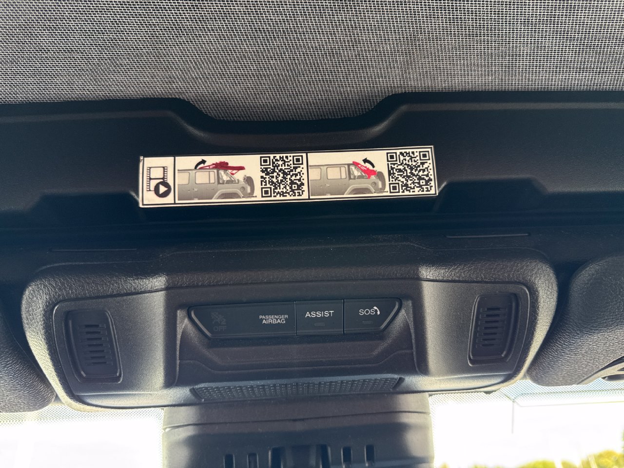 Certified 2025 Jeep Wrangler Unlimited Sahara AWD/4WD image 22