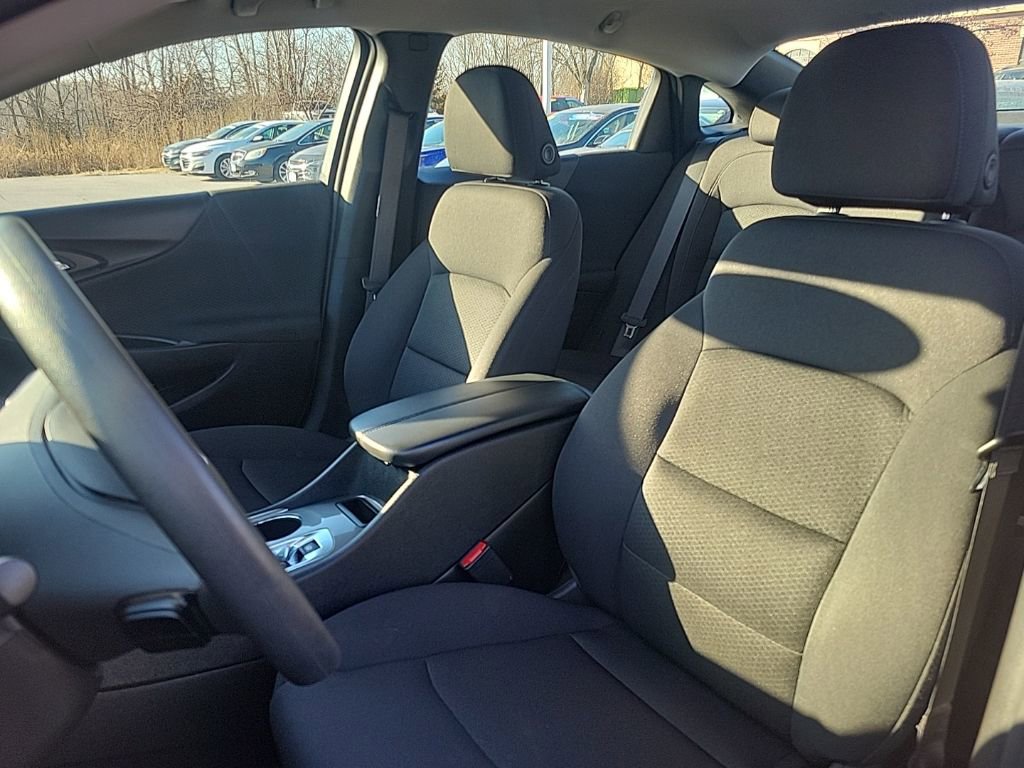 Used 2024 Chevrolet Malibu LT image 11