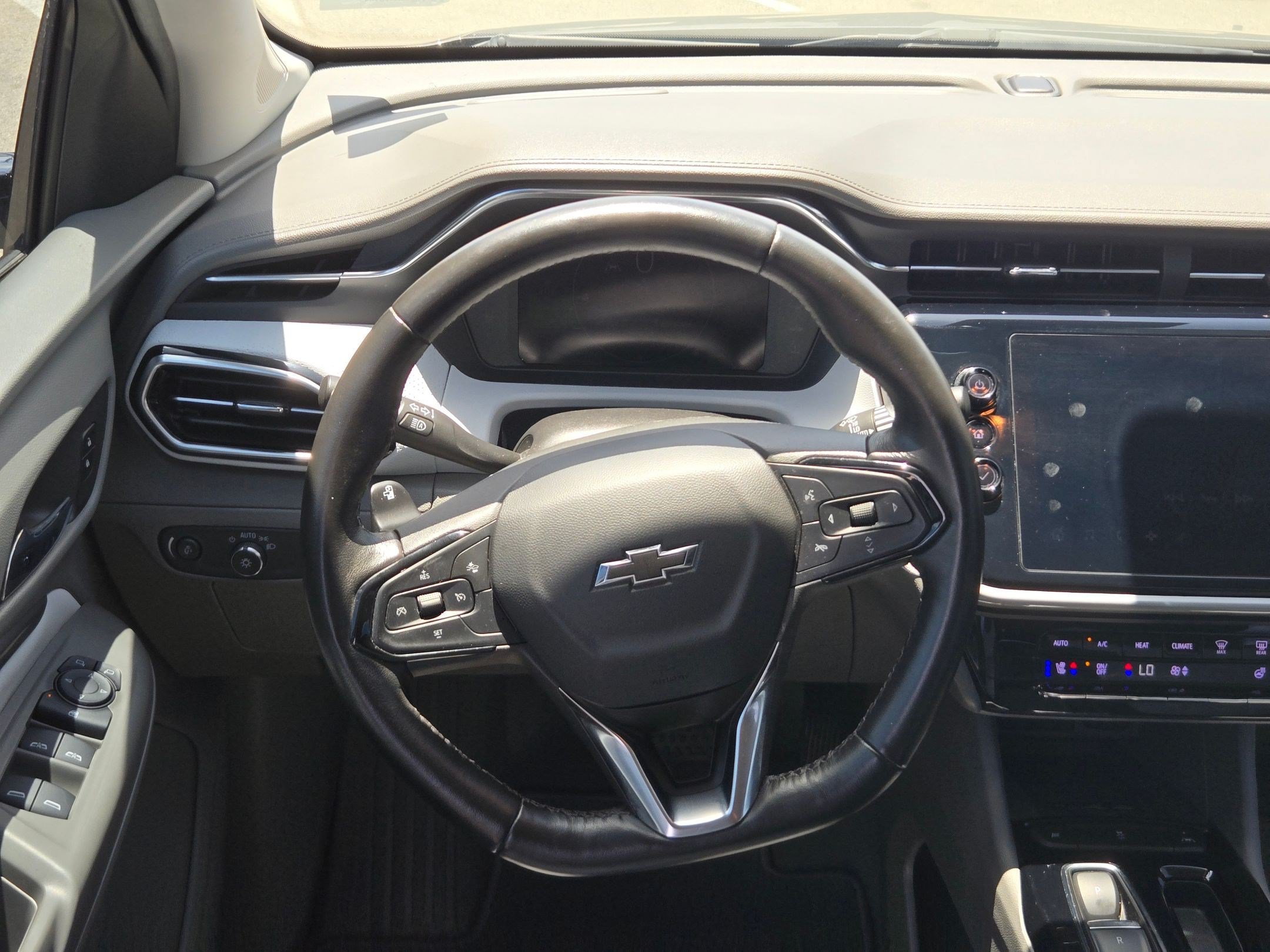 Used 2022 Chevrolet Bolt EUV Premier FWD image 18