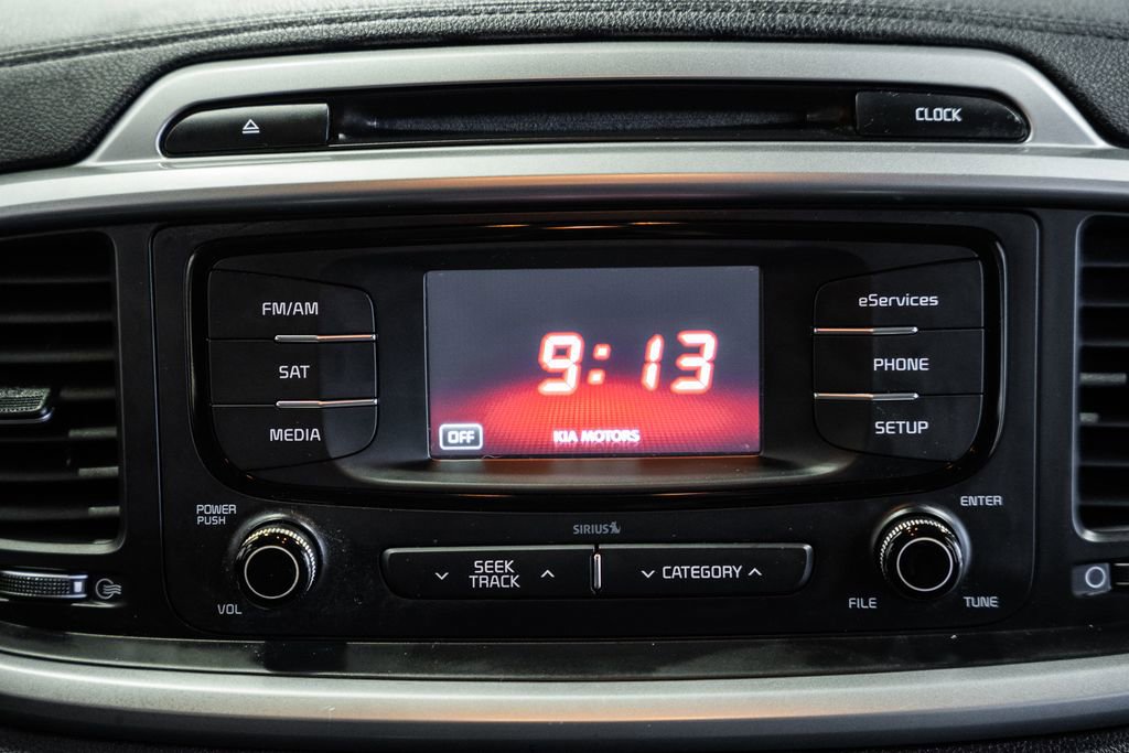 Used 2016 Kia Sorento LX w/ LX Convenience Package image 26