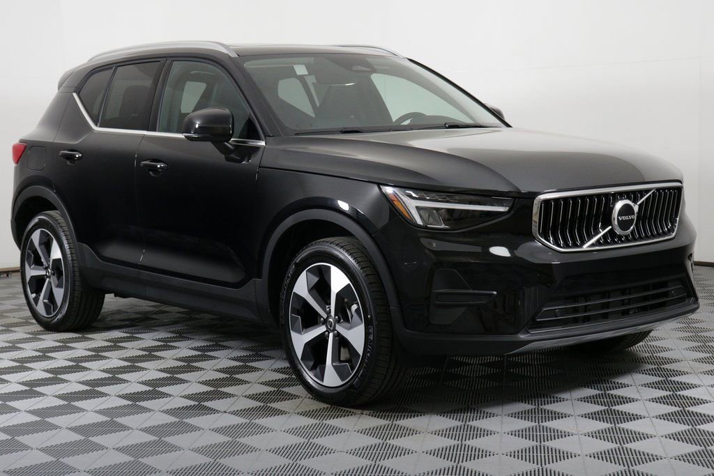 Used 2025 Volvo XC40 B5 Core w/ Protection Package Premier