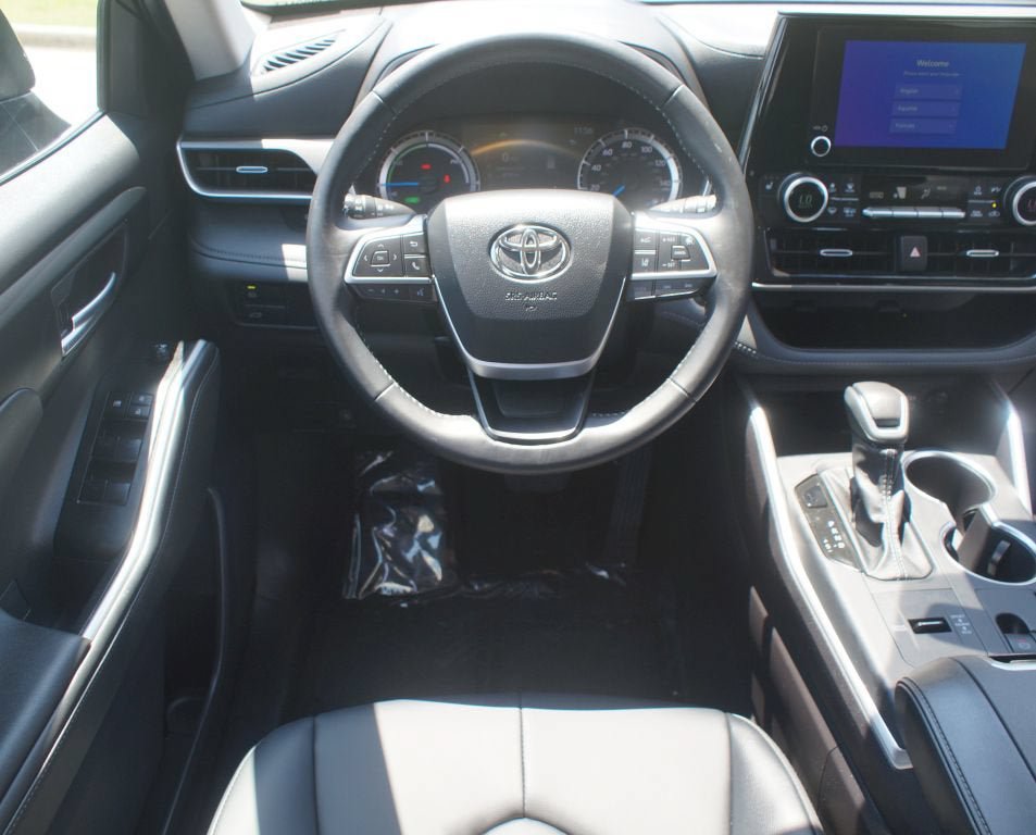Certified 2026 Toyota Highlander XLE AWD/4WD image 5
