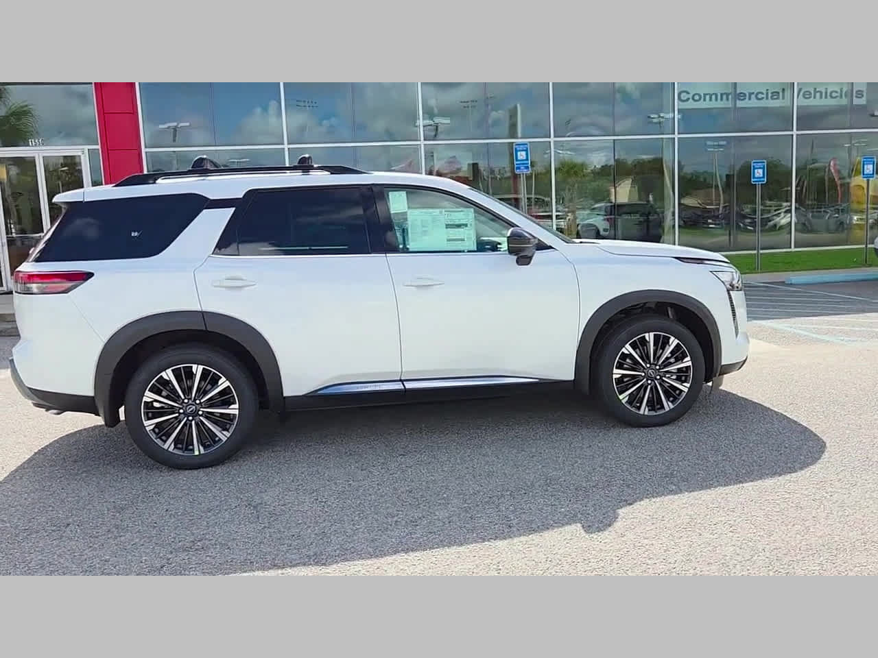New 2026 Nissan Pathfinder Platinum FWD image 36