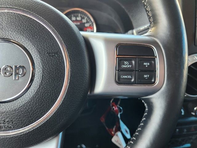 Used 2015 Jeep Wrangler Unlimited Rubicon image 31