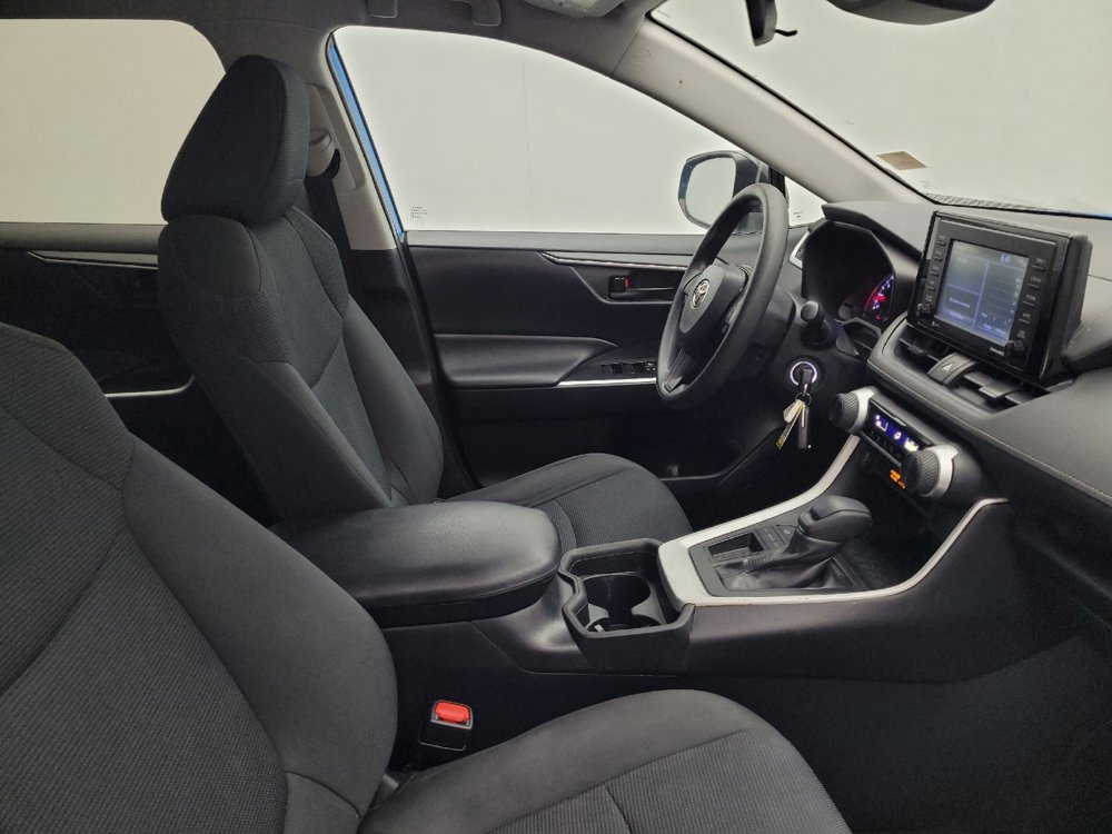 Used 2020 Toyota RAV4 LE image 21