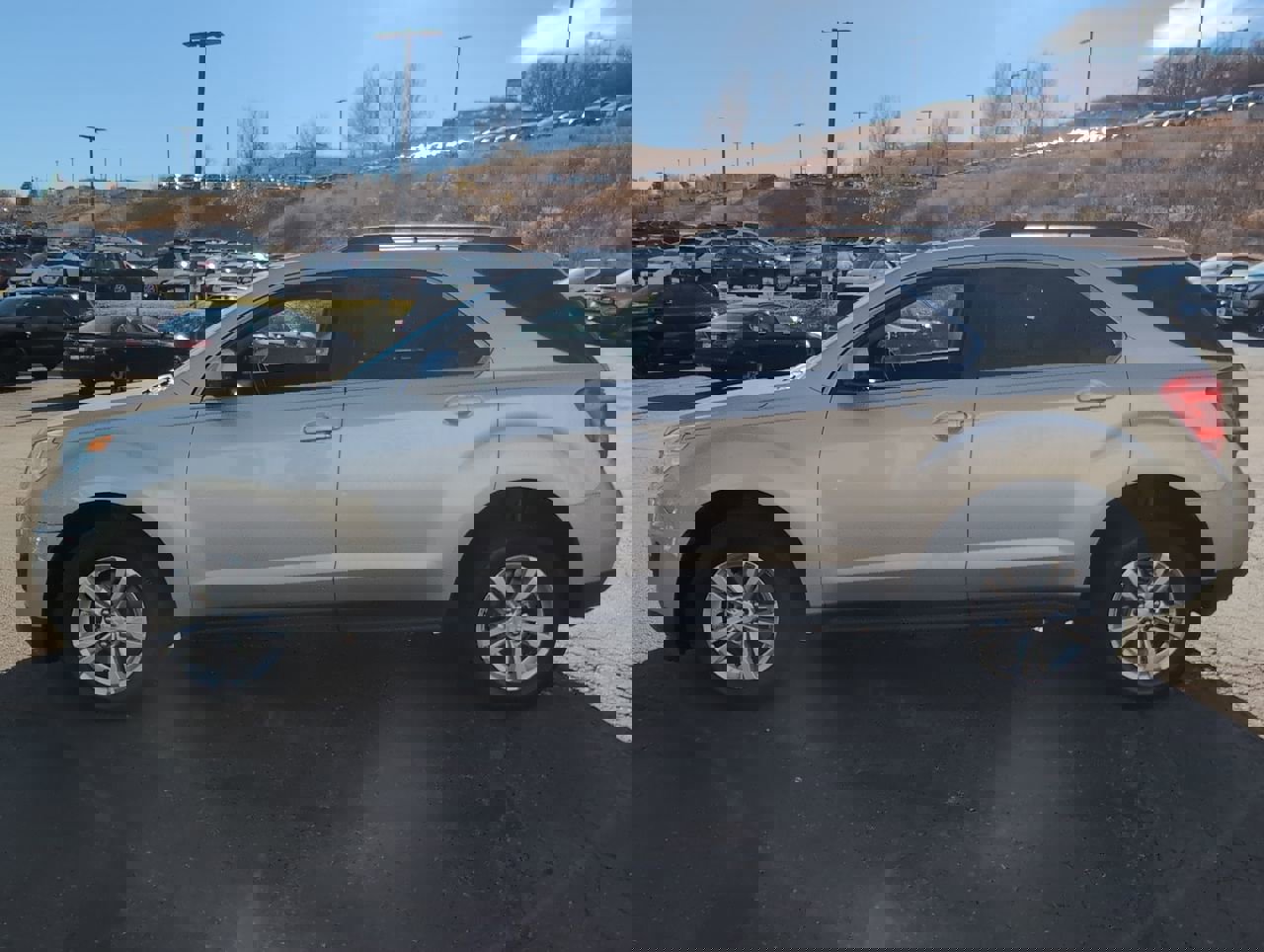 Used 2015 Chevrolet Equinox LT w/ Driver Convenience Package image 4