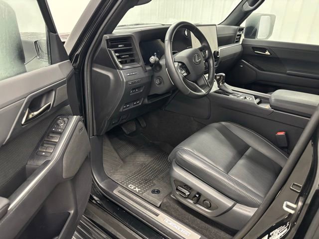 Used 2025 Lexus GX 550 AWD/4WD image 16