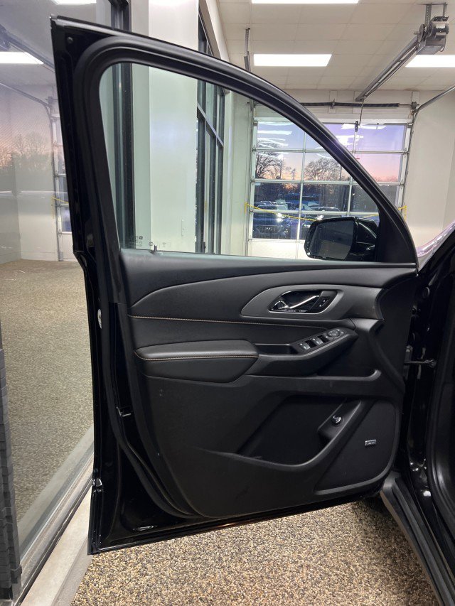 Used 2020 Chevrolet Traverse LT w/ LT Premium Package image 18