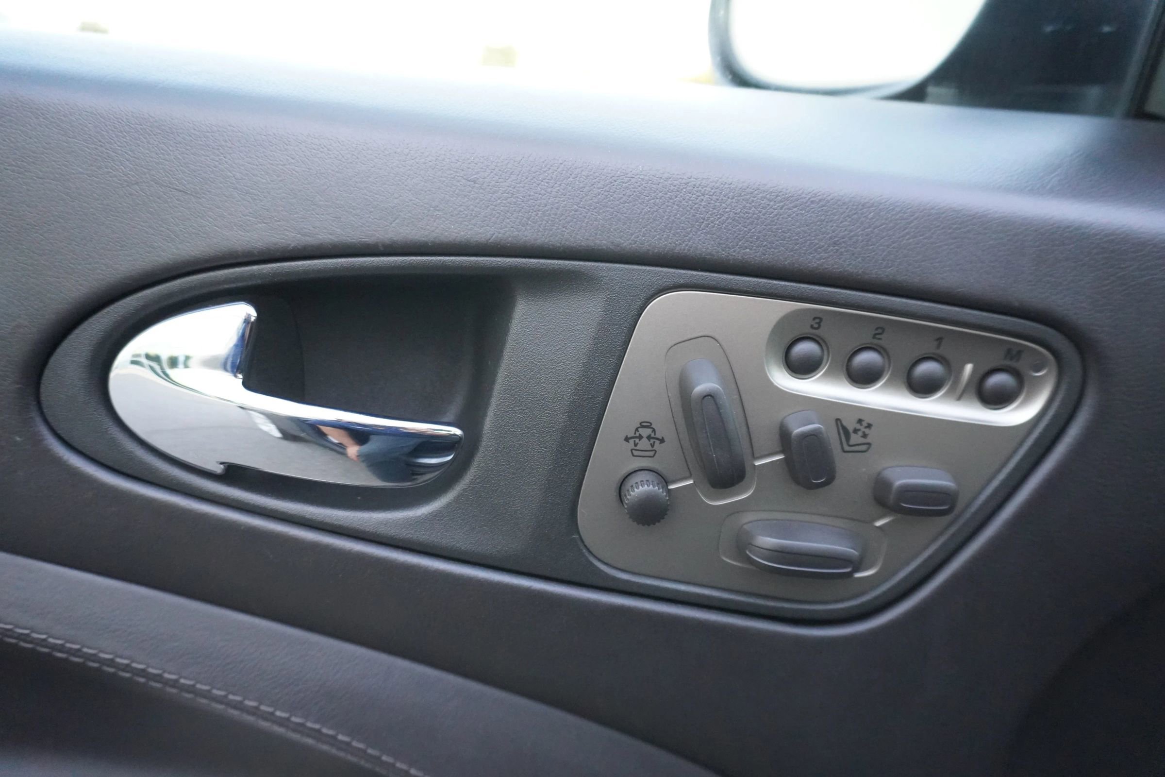 Used 2007 Jaguar XKR R image 24