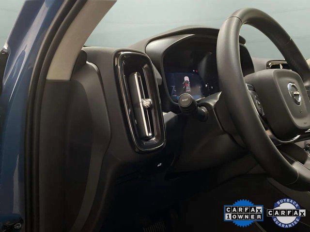 Used 2025 Volvo XC40 B5 Plus image 35